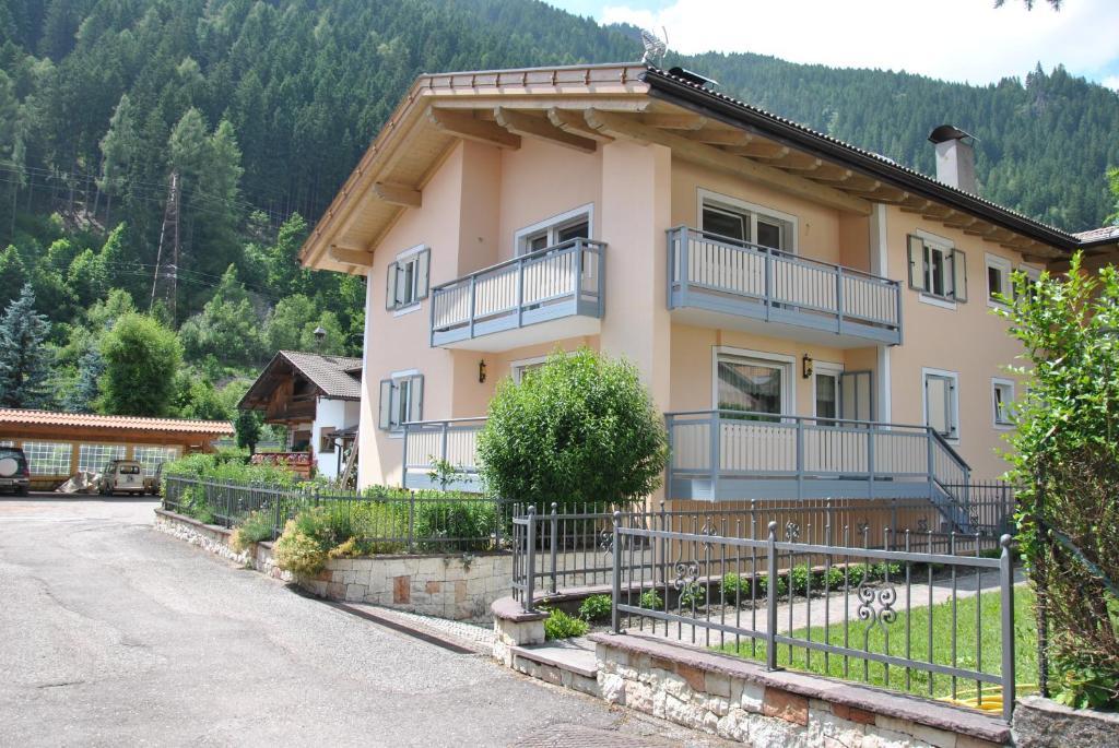B&B 3 Cuori Predazzo Bagian luar foto